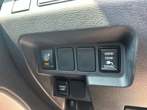 Used 2024 Nissan Frontier SV w/ SV Convenience Package RWD image 17
