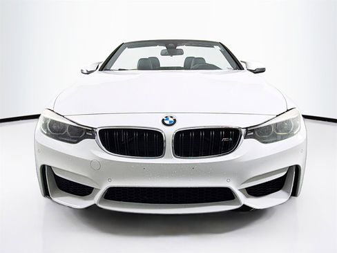 Used 2020 BMW M4 Convertible image 2