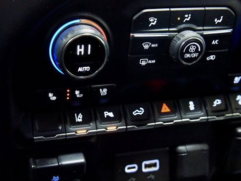 Used 2020 Chevrolet Silverado 3500 High Country w/ LPO, Dark Essentials Package image 20