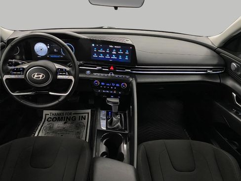 Certified 2025 Hyundai Elantra SEL image 20