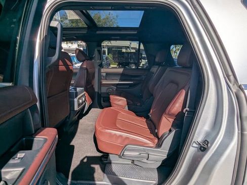 Used 2023 Ford Expedition Max Limited image 9