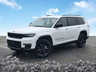 Used 2023 Jeep Grand Cherokee L Limited w/ Black Appearance Package video 1