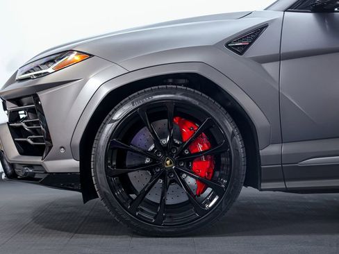 Used 2022 Lamborghini Urus image 6