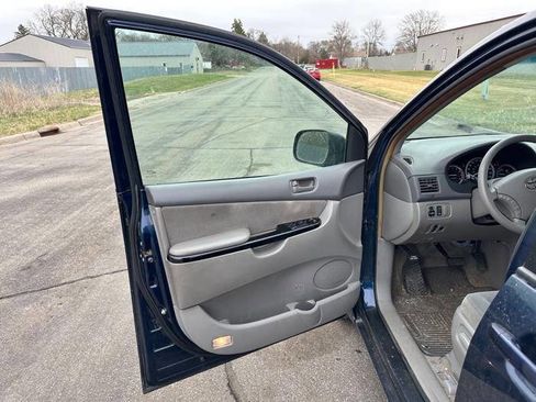 Used 2005 Toyota Sienna image 21