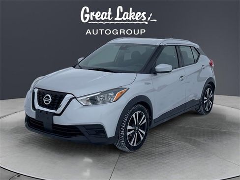 Used 2020 Nissan Kicks SV image 1