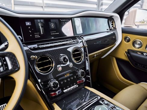 Used 2026 Rolls-Royce Cullinan Black Badge AWD/4WD image 73