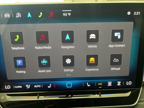 New 2025 Volkswagen Tiguan SE image 23