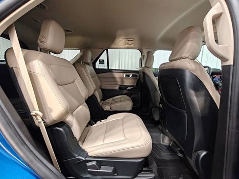 Used 2020 Ford Explorer XLT w/ Equipment Group 202A AWD/4WD image 25