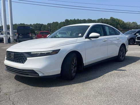 Used 2023 Honda Accord EX image 7