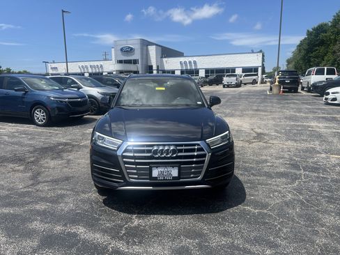 Used 2020 Audi Q5 2.0T Premium w/ Convenience Package AWD/4WD image 3