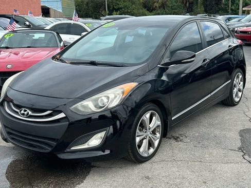 Used 2013 Hyundai Elantra GT w/ Style Pkg image 2