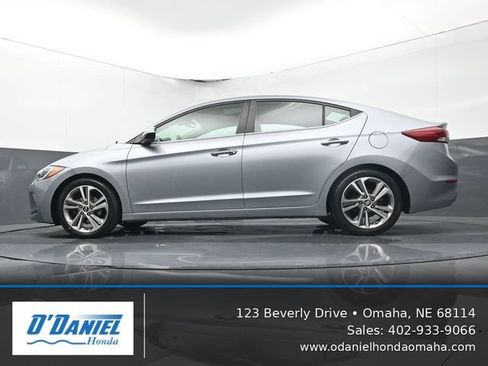 Used 2017 Hyundai Elantra Limited w/ Limited Ultimate Package 09 FWD image 10