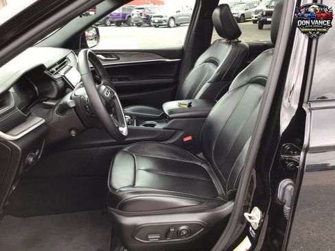 Used 2024 Jeep Grand Cherokee L Limited w/ Luxury Tech Group II AWD/4WD image 9