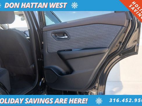 Used 2023 Nissan Rogue SV image 21