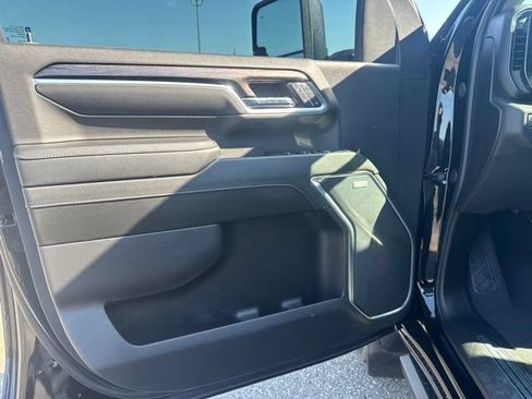 Used 2024 Chevrolet Silverado 2500 LTZ w/ LTZ Convenience Package AWD/4WD image 10