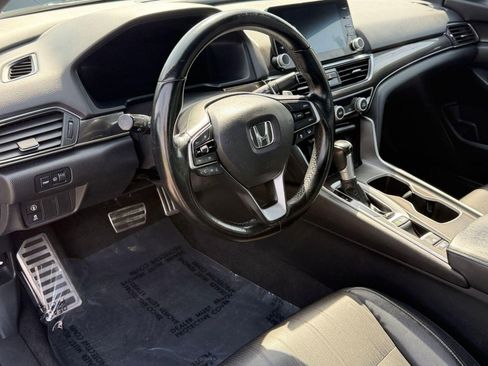 Used 2018 Honda Accord Sport image 3