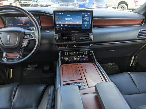 Used 2023 Lincoln Navigator 4WD image 16