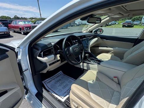 Used 2019 Toyota Camry XLE FWD image 32