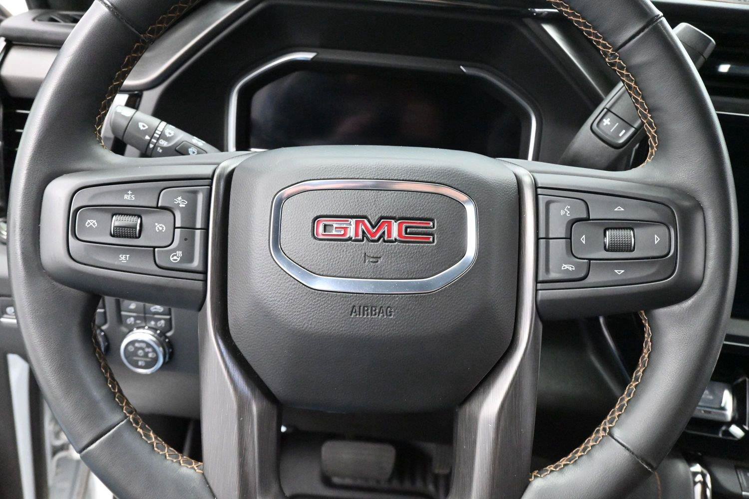 Used 2024 GMC Sierra 2500 AT4 w/ AT4 Premium Plus Package AWD/4WD image 17