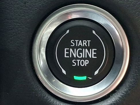 Used 2023 GMC Yukon SLT image 25