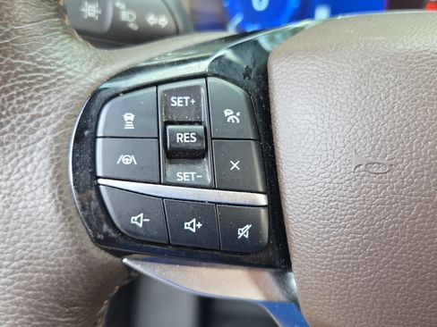 Used 2023 Ford Explorer King Ranch w/ Premium Technology Package AWD/4WD image 23