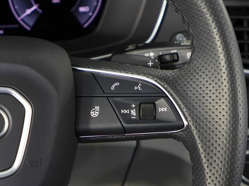 Used 2024 Audi Q5 e Premium Plus w/ Premium Plus Package image 29