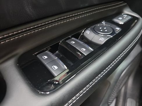 Used 2025 Lincoln Corsair AWD w/ Equipment Group 101A image 24