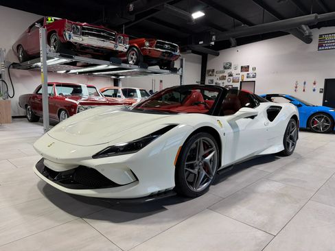 Used 2021 Ferrari F8 Tributo RWD image 4