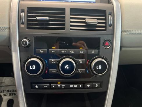Used 2019 Land Rover Discovery Sport SE AWD/4WD image 21