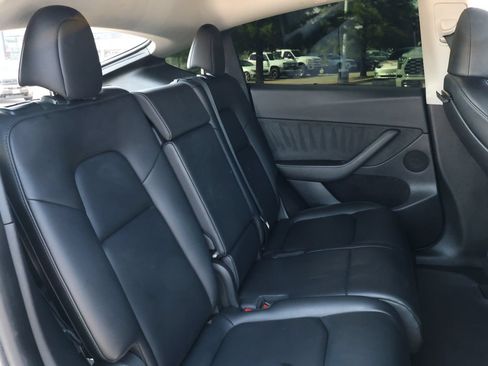 Used 2023 Tesla Model Y Long Range AWD/4WD image 30