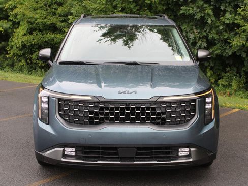 New 2027 Kia Carnival SX FWD image 2