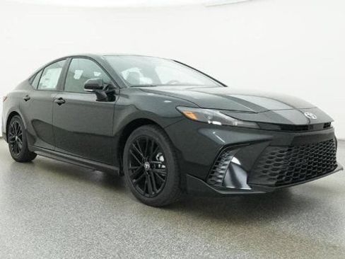 New 2026 Toyota Camry Hybrid FWD image 28