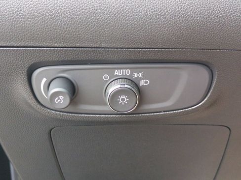 Certified 2024 Buick Encore GX Preferred w/ Comfort Package AWD/4WD image 17