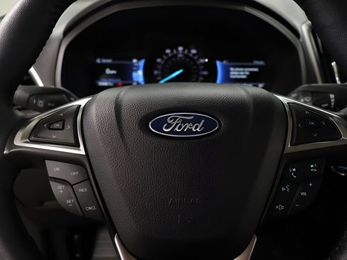 Used 2024 Ford Edge SEL w/ Convenience Package AWD/4WD image 13