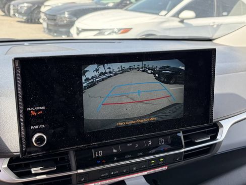 Certified 2026 Toyota Sienna XLE FWD image 10