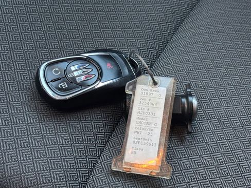 Used 2025 Buick Encore GX Preferred image 21