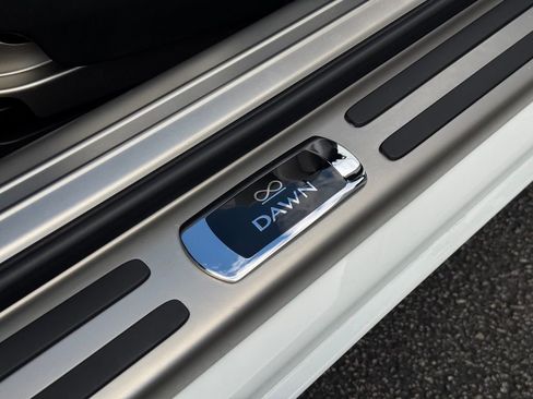 Used 2018 Rolls-Royce Dawn image 43
