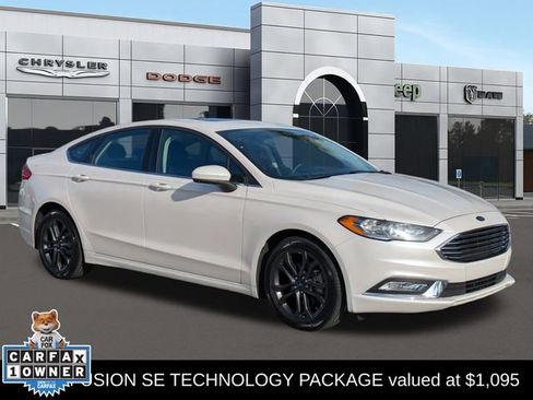 Used 2018 Ford Fusion SE w/ Equipment Group 201A image 1