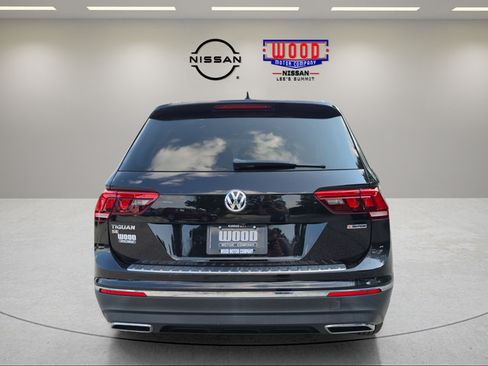 Used 2021 Volkswagen Tiguan SE w/ Panoramic Sunroof Package AWD/4WD image 3