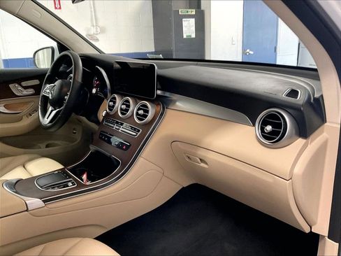 Used 2021 Mercedes-Benz GLC 300 4MATIC image 14