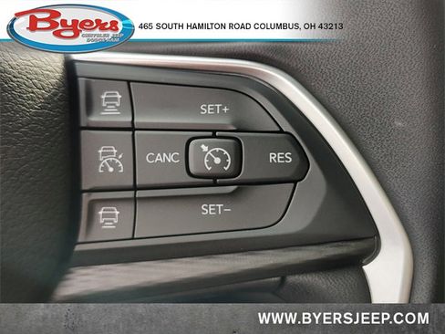 New 2025 Jeep Grand Cherokee Altitude image 20