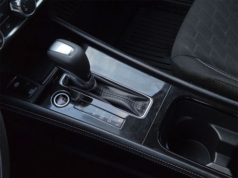 Used 2024 Nissan Kicks SV image 18