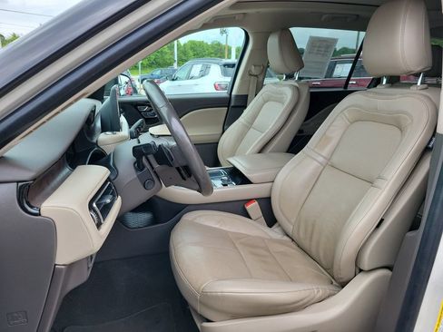 Used 2022 Lincoln Aviator Reserve w/ Equipment Group 201A AWD/4WD image 16