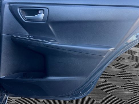 Used 2016 Toyota Camry LE image 16