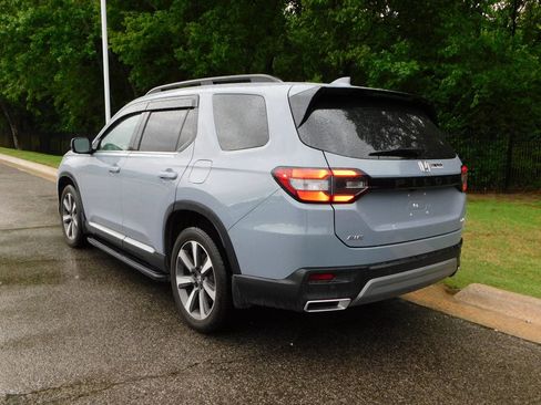Used 2024 Honda Pilot Elite image 3