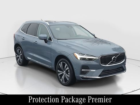 Used 2022 Volvo XC60 T8 Inscription w/ Advanced Package image 3