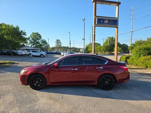 Used 2016 Nissan Altima 2.5 SR image 3