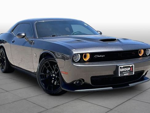 Used 2022 Dodge Challenger R/T Scat Pack RWD image 3