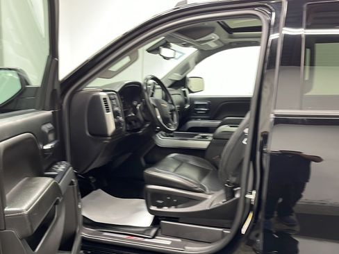 Used 2018 Chevrolet Silverado 1500 LTZ Z71 w/ Redline Edition AWD/4WD image 2
