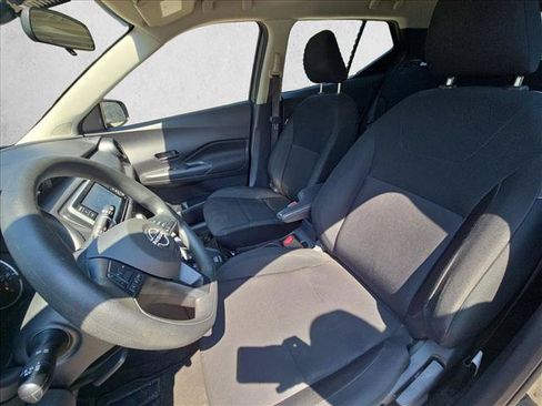 Used 2024 Nissan Kicks S FWD image 15